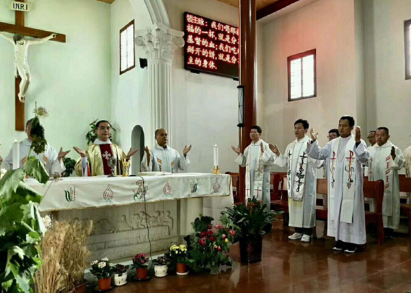 陕西通远堂区庆祝荣休宗怀德主教晋铎69周年