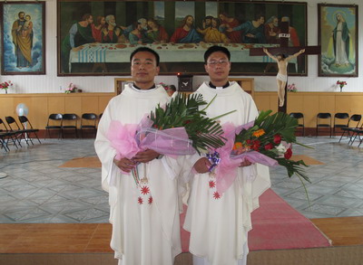 两位新铎信德网讯 8月6日,在河北邢台威县赵庄由李连贵主教祝圣郝洪强