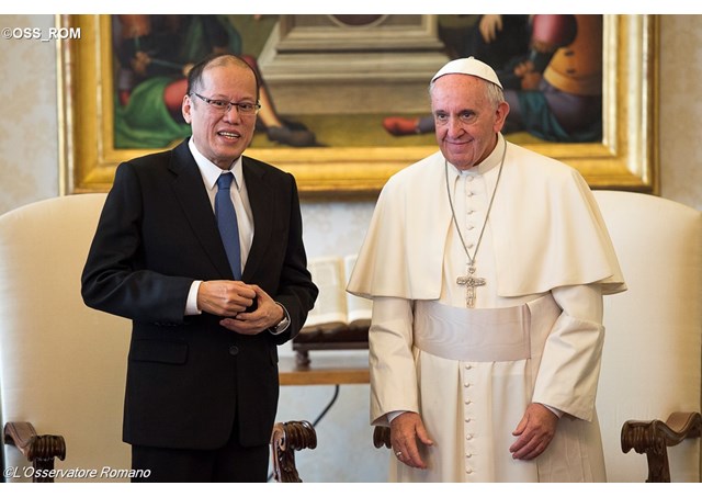 梵蒂冈教宗方济各接见菲律宾总统关注棉兰老岛和平进程